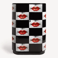 Fornasetti Armadi Curvi^Bacio Del Mobile Curvo Bianco/Nero/Rosso