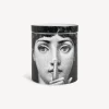 Fornasetti Candele Profumate^Candela Profumata Nel Mentre - Decoro Mascherina - Fragranza Frutto Proibito Bianco/Nero/Oro