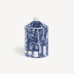 Fornasetti Candele Profumate^Candela Profumata Se Poi - Decoro Giardino Settecentesco - Fragranza Giardino Segreto Blu Bianco