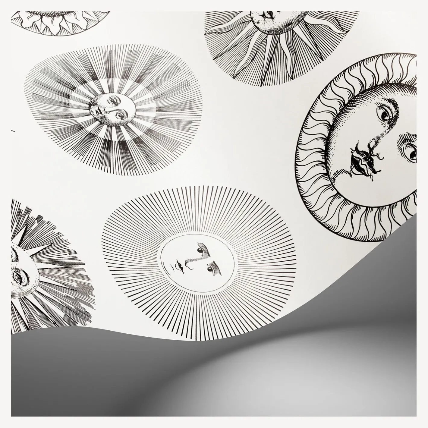 Fornasetti Sfondo^Carta Da Parati Soli Bianco E Nero