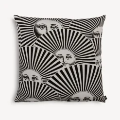 Fornasetti Cuscini^Cuscino Da Esterno Soli A Ventaglio Bianco Nero