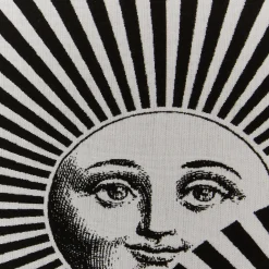 Fornasetti Cuscini^Cuscino Da Esterno Soli A Ventaglio Bianco Nero