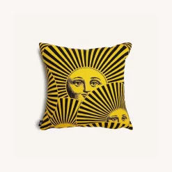 Fornasetti Cuscini^Cuscino Da Esterno Soli A Ventaglio Giallo/Nero