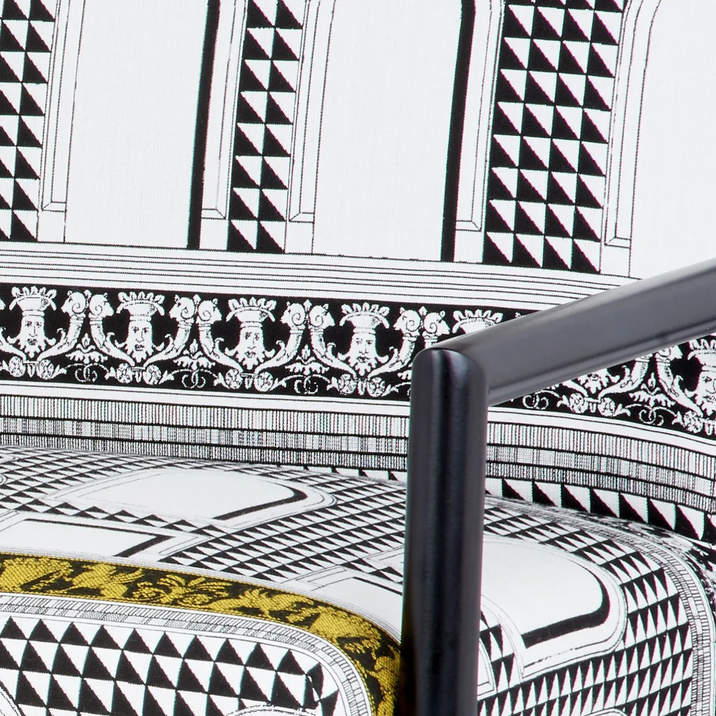 Fornasetti Salotti^Divano Da Esterno Facciata Quattrocentesca Bianco/Nero/Giallo