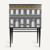 Fornasetti Armadietti^Madia Piccola Rialzata Facciata Quattrocentesca Bianco/Nero/Giallo