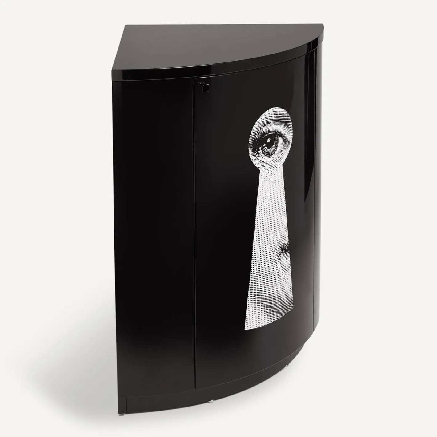 Fornasetti Armadietti^Mobile Ad Angolo Serratura Bianco Nero