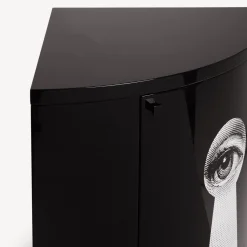 Fornasetti Armadietti^Mobile Ad Angolo Serratura Bianco Nero