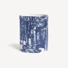Fornasetti Candele Profumate^Nel Mentre Candela Profumata Grande - Decoro Giardino Settecentesco - Fragranza Giardino Segreto Blu Bianco
