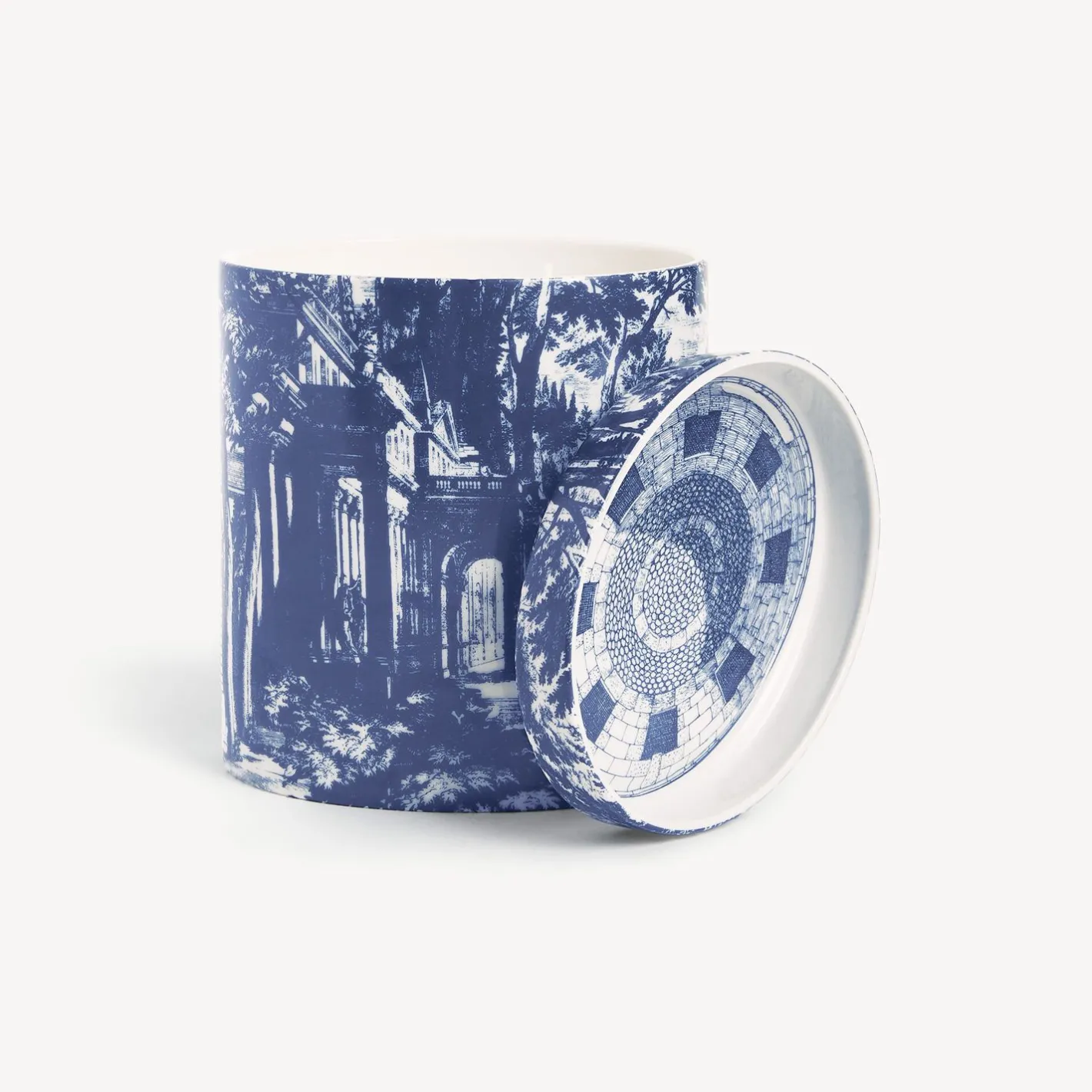 Fornasetti Candele Profumate^Nel Mentre Set Di Tre Candele Profumate - Decoro Giardino Settecentesco - Fragranza Giardino Segreto Blu Bianco