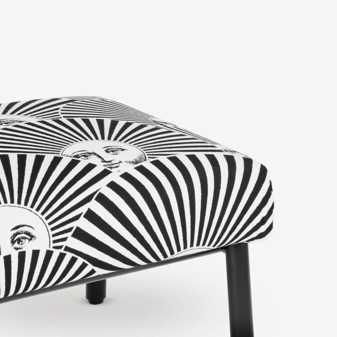 Fornasetti Salotti^Panchina Da Esterno Soli A Ventaglio Bianco Nero