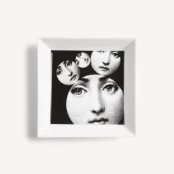 Fornasetti Piatti Decorativi^Piatto Quadrato Tema E Variazioni N.242 Bianco Nero