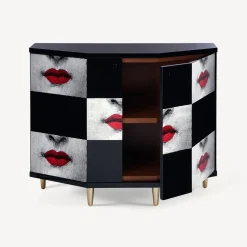Fornasetti Armadietti^Piccolo Armadietto Bacio Poliedrico Rosso/Bianco/Nero