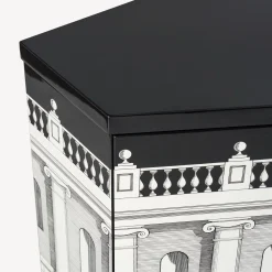 Fornasetti Armadietti^Piccolo Mobiletto Poliedrico Casa Con Colonne Bianco Nero