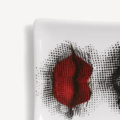 Fornasetti Posacenere Di Design^Posacenere Bacio Bianco/Nero/Rosso