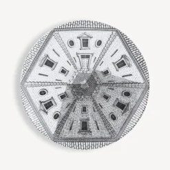 Fornasetti Piatti Decorativi^Set 6 Piatti Cortili Bianco Nero