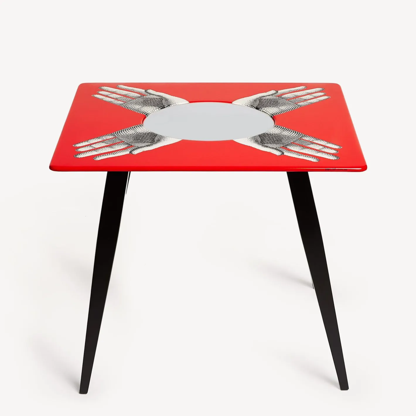 Fornasetti Tabelle^Tavolo Magico Mani Bianco/Nero/Rosso